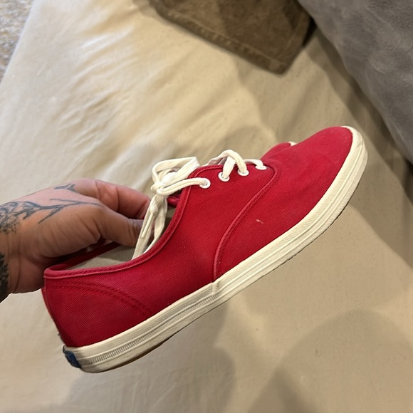 Red Keds - Picture 2 of 2